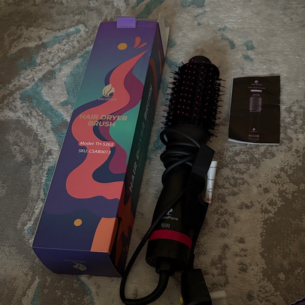 Black Hair Dryer Brush